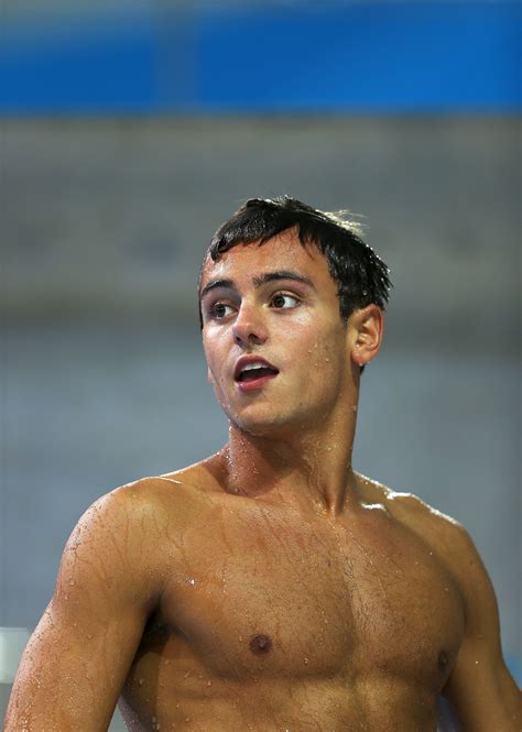 Jul 26, 2021 · July 26, 2021 10:55 AM EDT. B ritish diver Tom Daley celebrated his first gold medal win in four Olympic Games at Tokyo on Monday by delivering a heartfelt message of support to young LGBTQ people ... 